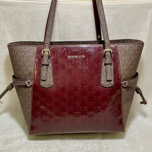 Michael Kors Voyager East West Signature Tote, NWT